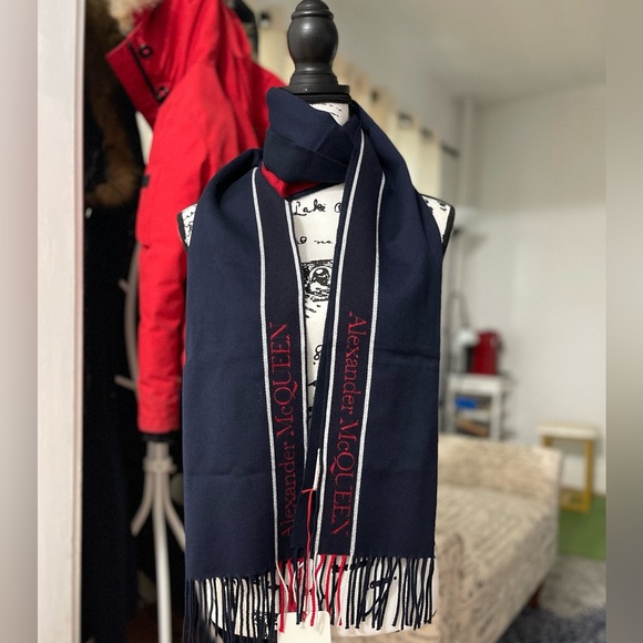 NWT Unisex One Size Alexander McQueen Wool-Cashmere Selvedge Scarf 14” W X 90” L - Picture 8 of 15